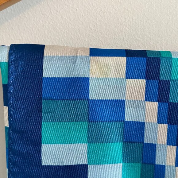 100% Silk Scarf in Blue Monotone Geometric Abstract Print Adrienne Vittadini - Picture 8 of 9